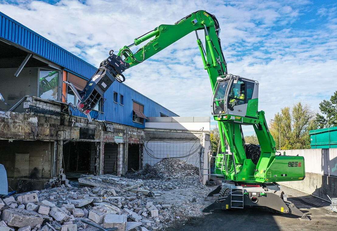 SENNEBOGEN-825-M Demolition Rental Construction Equipment Transparent Background 1024x464